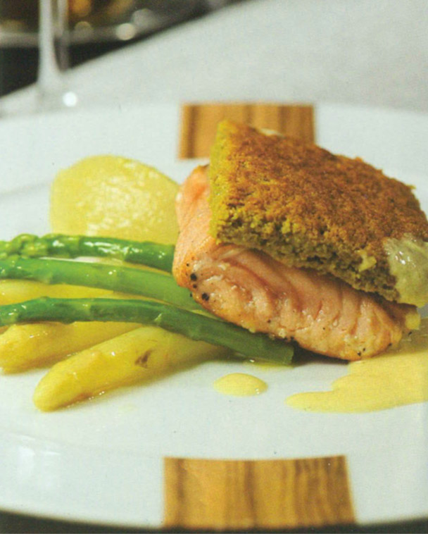 Salmone norvegese in crosta di pistacchi